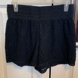 Medium black shorts